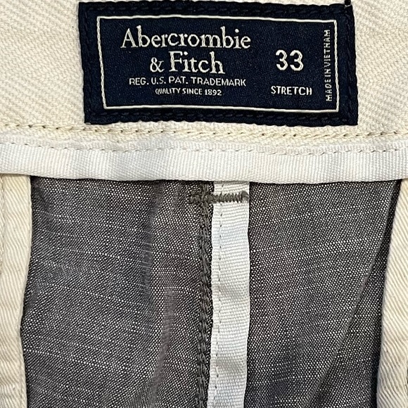 Men’s Abercrombie & Fitch Shorts - Picture 2 of 2